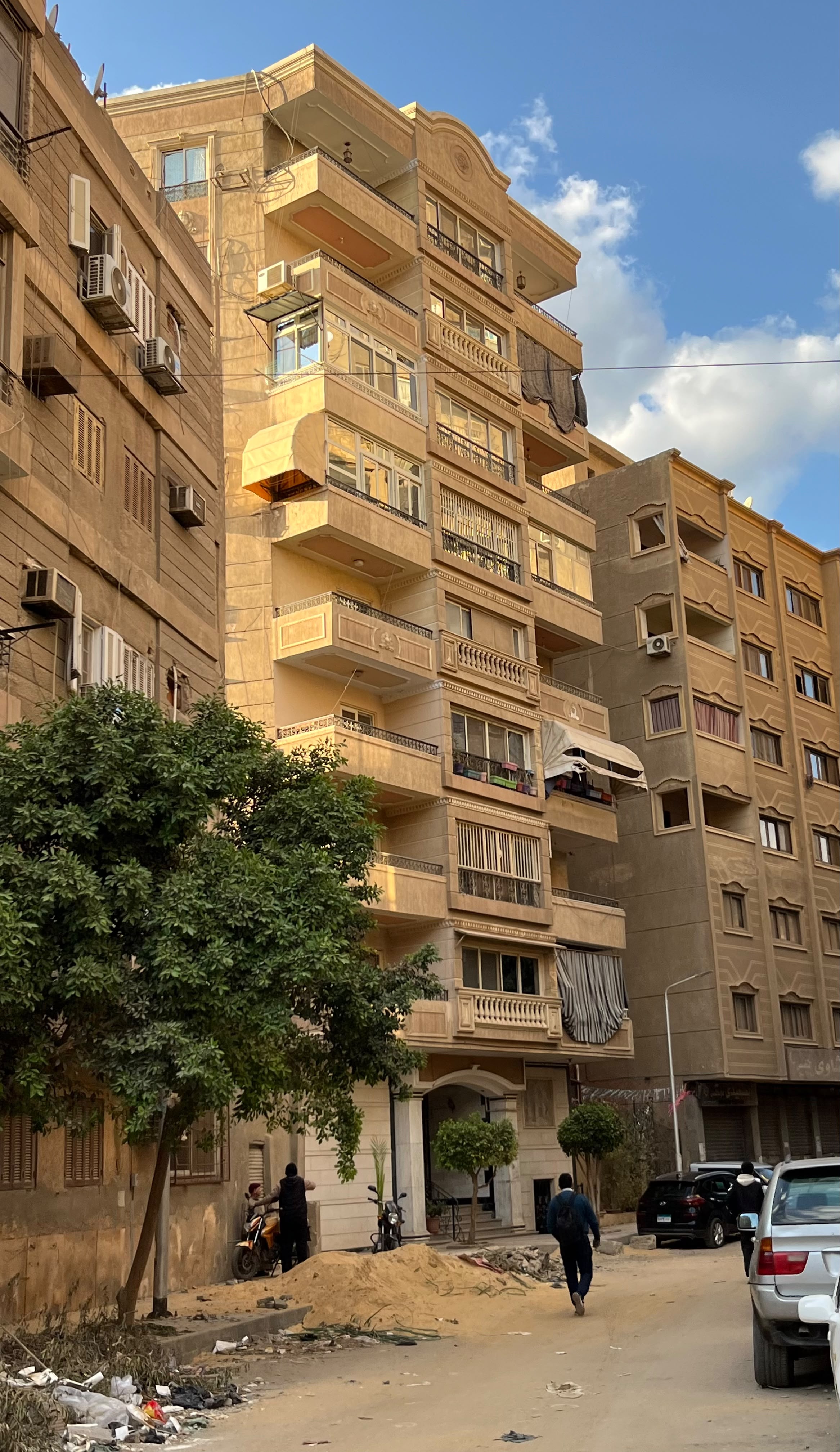 شقة 220م للبيع بميدان لبنان – شارع الخليل – 4 غرف